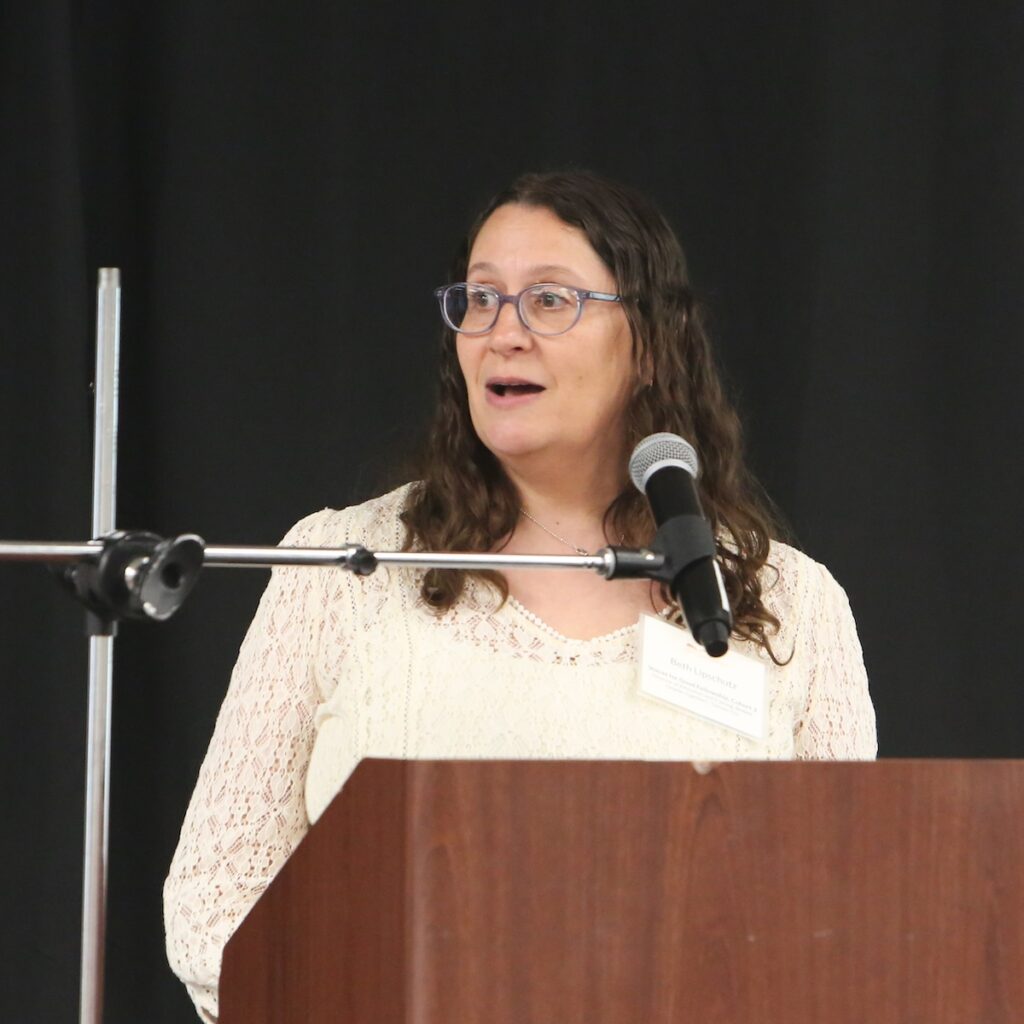 Beth Lipschutz